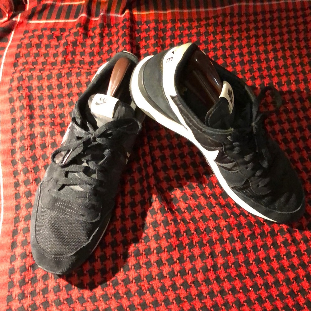 Súper NIKE  black and white